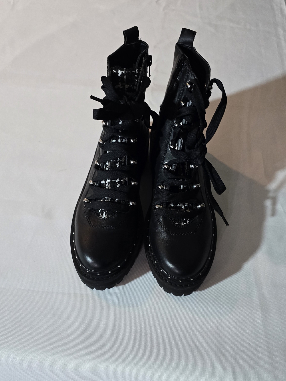 Steve Madden Rainier boots, women's size 9Black Women's Lace-Up Combat Boots